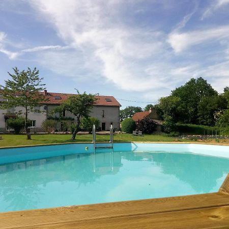 Chambres D'Hotes Quatre Mains Saint-Priest-des-Champs Екстериор снимка