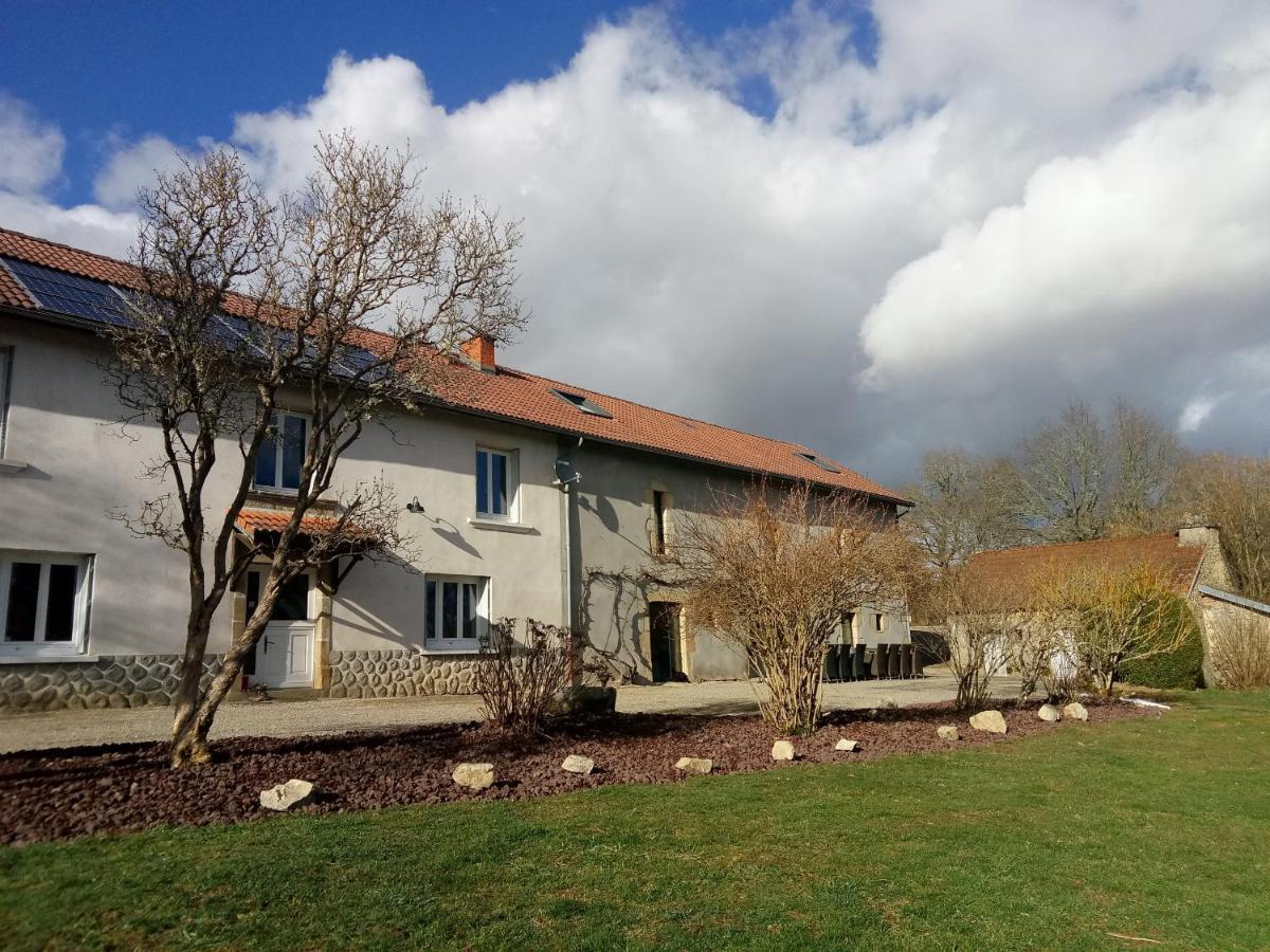 Chambres D'Hotes Quatre Mains Saint-Priest-des-Champs Екстериор снимка