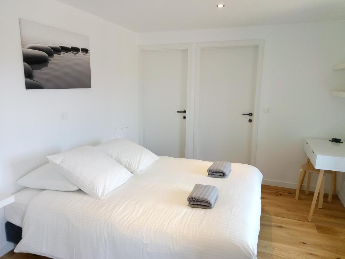 Chambres D'Hotes Quatre Mains Saint-Priest-des-Champs Екстериор снимка