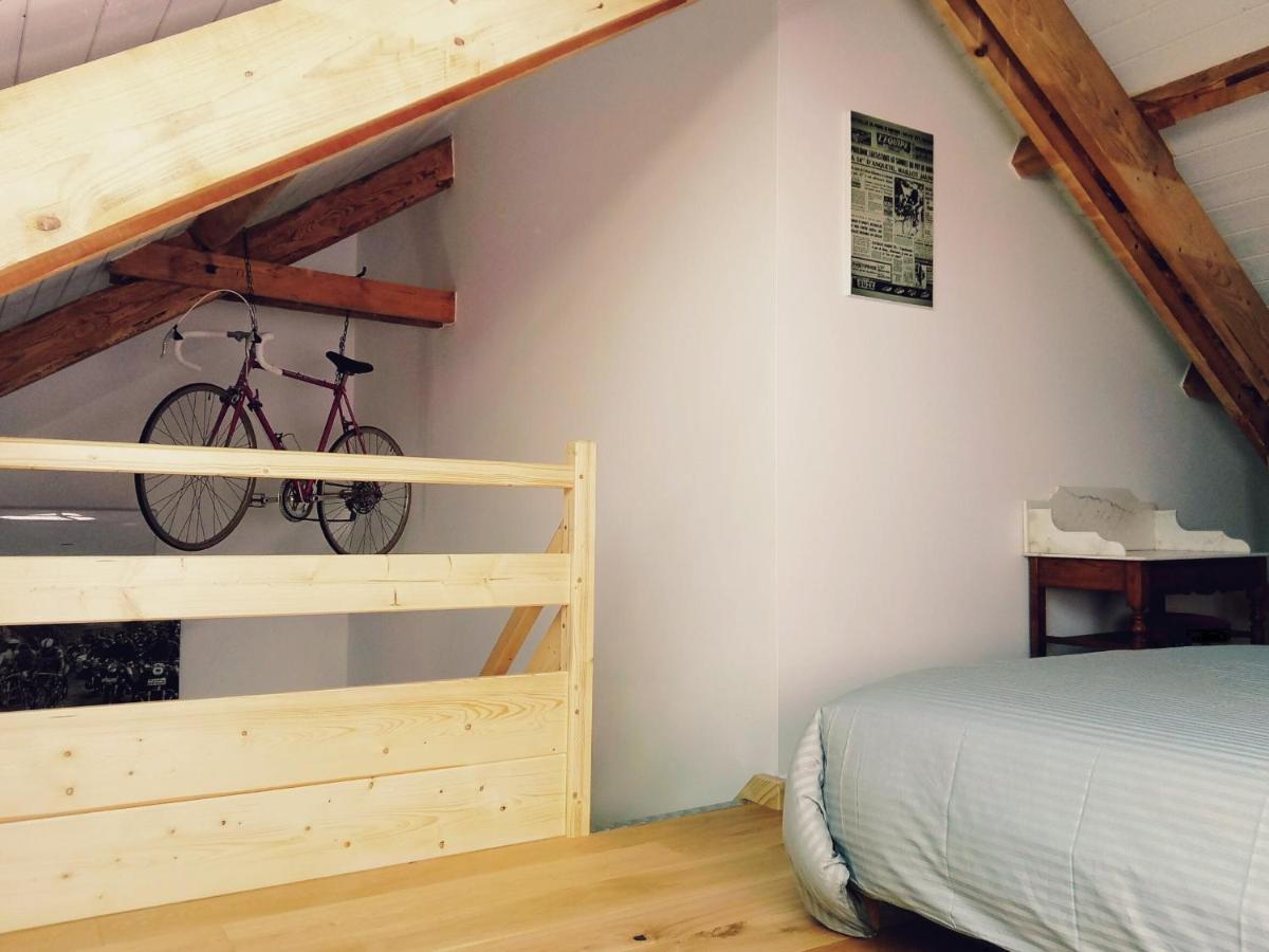 Chambres D'Hotes Quatre Mains Saint-Priest-des-Champs Екстериор снимка