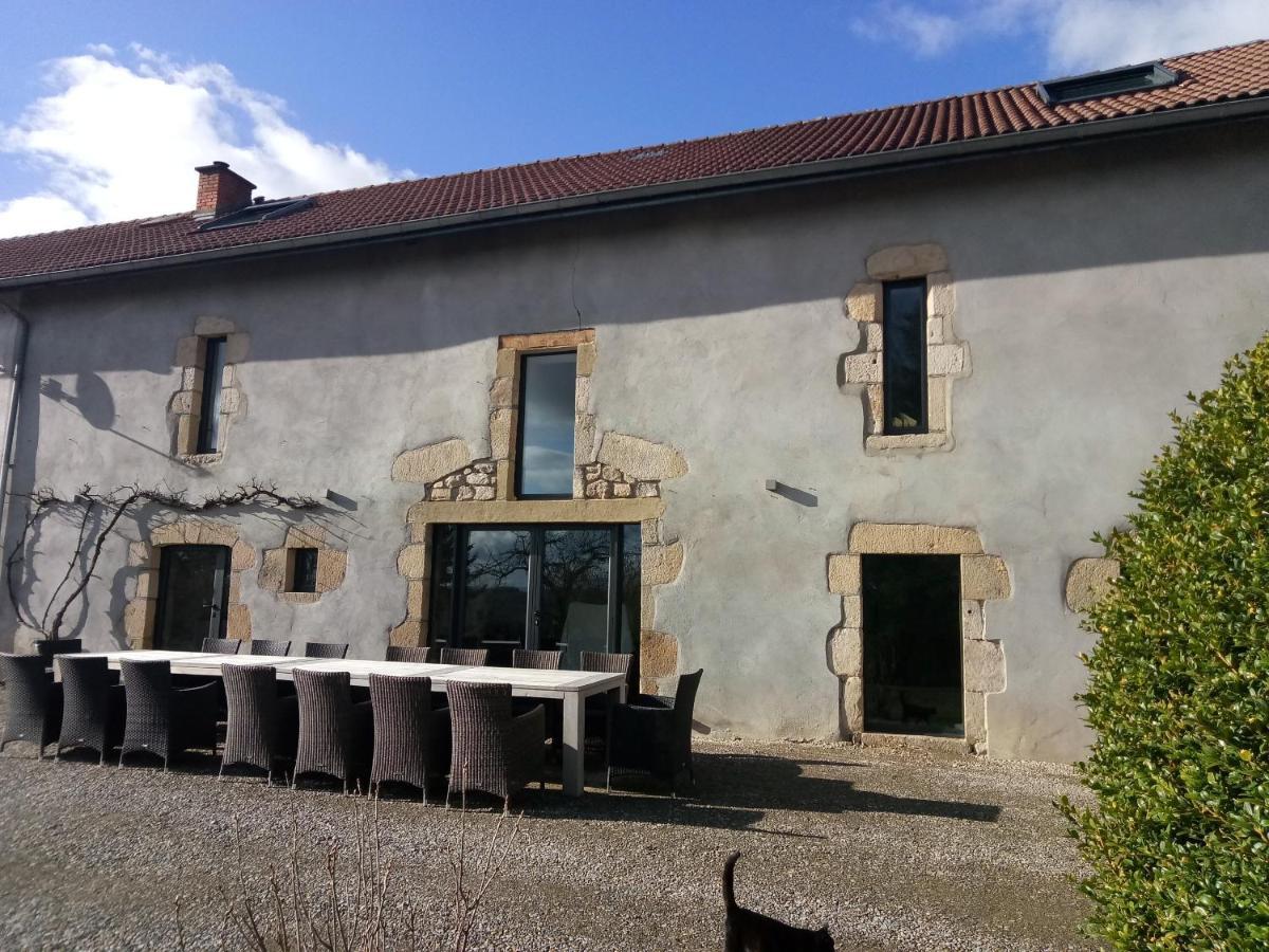 Chambres D'Hotes Quatre Mains Saint-Priest-des-Champs Екстериор снимка